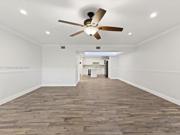 281 Jacaranda Dr 13, Plantation FL 33324