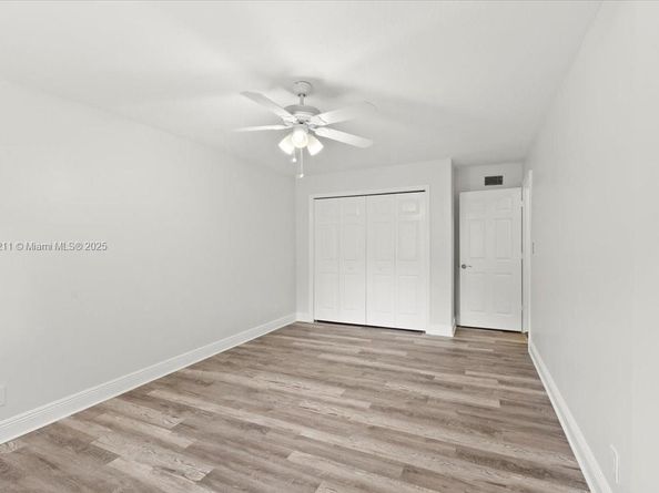 281 Jacaranda Dr 13, Plantation FL 33324