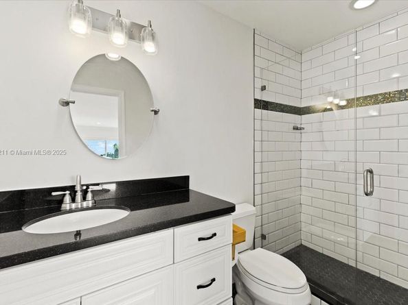 281 Jacaranda Dr 13, Plantation FL 33324