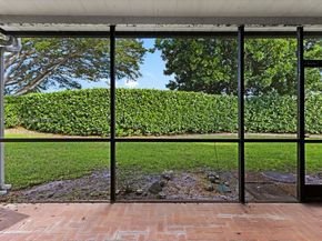 281 Jacaranda Dr 13, Plantation FL 33324