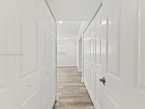 281 Jacaranda Dr 13, Plantation FL 33324