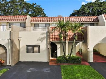 281 Jacaranda Dr