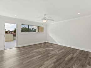 281 Jacaranda Dr 13, Plantation FL 33324