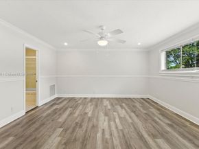 281 Jacaranda Dr 13, Plantation FL 33324