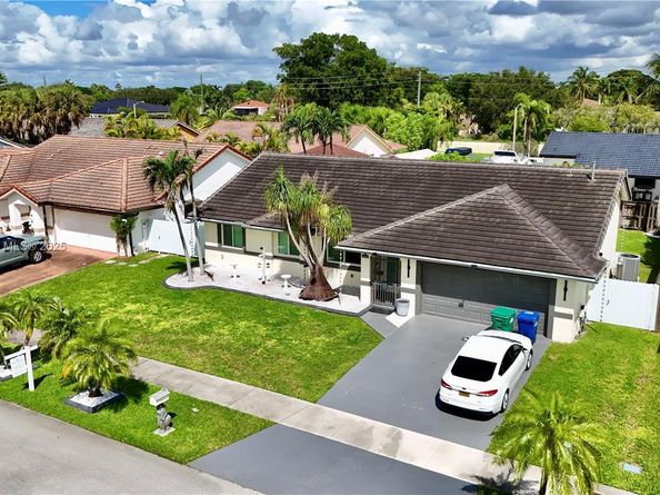 14931 SW 168th Ter, Miami FL 33187