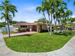 1124 NE 3rd St, Hallandale Beach FL 33009