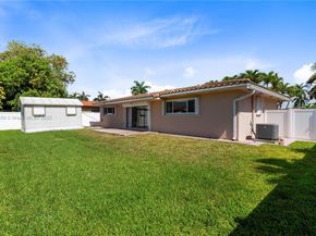 1124 NE 3rd St, Hallandale Beach FL 33009