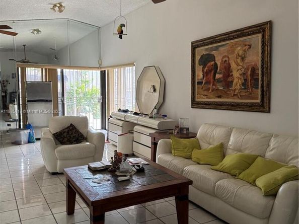 19375 SW 123rd Ave, Miami FL 33177