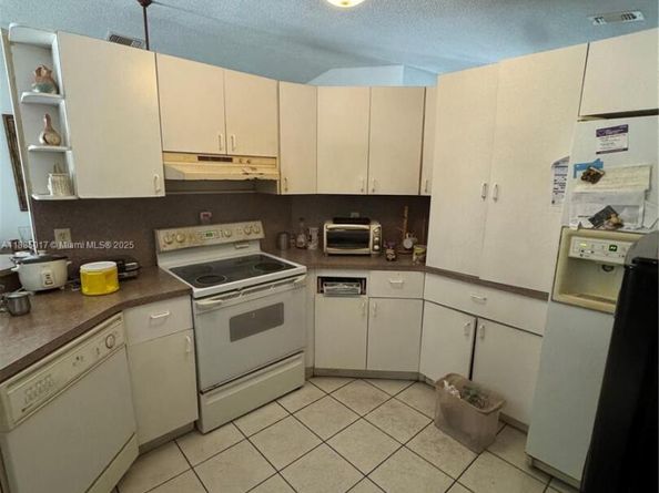 19375 SW 123rd Ave, Miami FL 33177