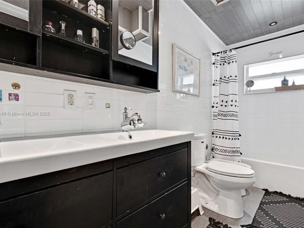 1115 Meridian Ave Townhouse, Miami Beach FL 33139