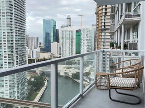 185 SW 7th St 2711, Miami FL 33130