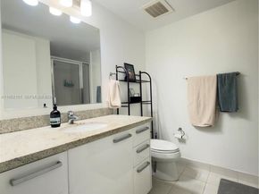 185 SW 7th St 2711, Miami FL 33130