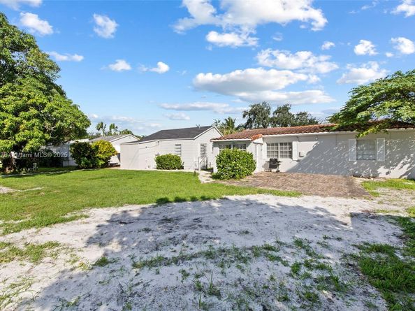 2226 Cleveland St, Hollywood FL 33020