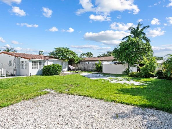 2226 Cleveland St, Hollywood FL 33020