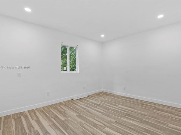 1001 NE 82nd St, Miami FL 33138