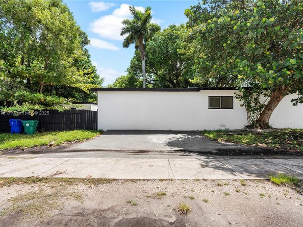 1001 NE 82nd St, Miami FL 33138