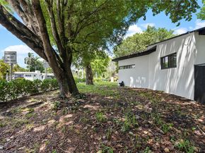 1001 NE 82nd St, Miami FL 33138