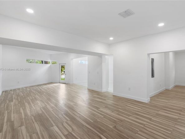 1001 NE 82nd St, Miami FL 33138