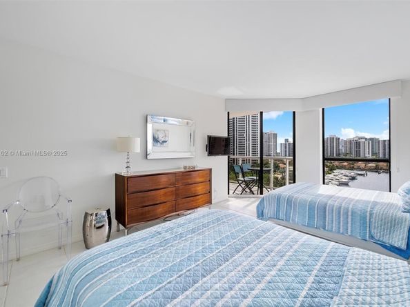 3640 Yacht Club Dr 1107, Aventura FL 33180