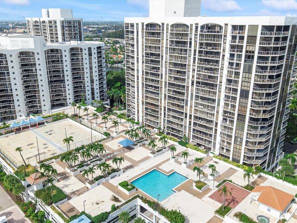 3640 Yacht Club Dr 1107, Aventura FL 33180
