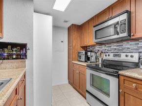 36 NW 6th Ave TS8, Miami FL 33128