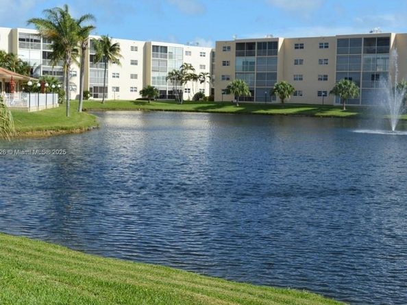 425 SE 11th Ter 403, Dania Beach FL 33004