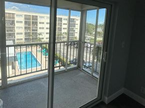 220 SW 9th Ave 406, Hallandale Beach FL 33009
