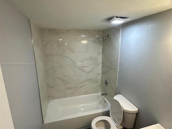 220 SW 9th Ave 406, Hallandale Beach FL 33009