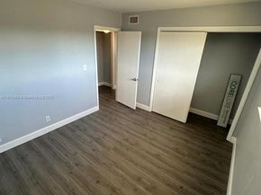 220 SW 9th Ave 406, Hallandale Beach FL 33009