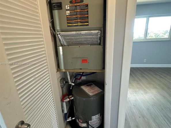 220 SW 9th Ave 406, Hallandale Beach FL 33009