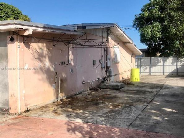 11952 SW 176th Ter, Miami FL 33177