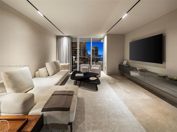 1830 S Ocean Dr 1810, Hallandale Beach FL 33009