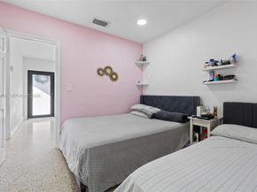 325 SE 9th Ave, Hialeah FL 33010