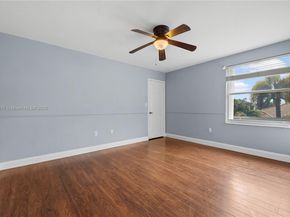 1104 NW 139th Ave, Pembroke Pines FL 33028