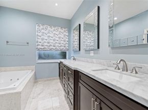 1104 NW 139th Ave, Pembroke Pines FL 33028