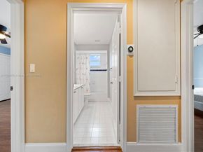 1104 NW 139th Ave, Pembroke Pines FL 33028