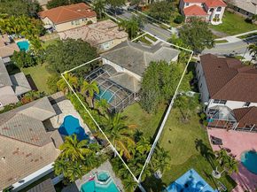 1104 NW 139th Ave, Pembroke Pines FL 33028