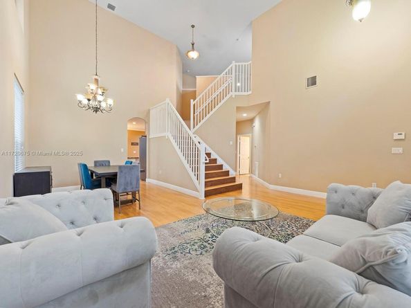 1104 NW 139th Ave, Pembroke Pines FL 33028