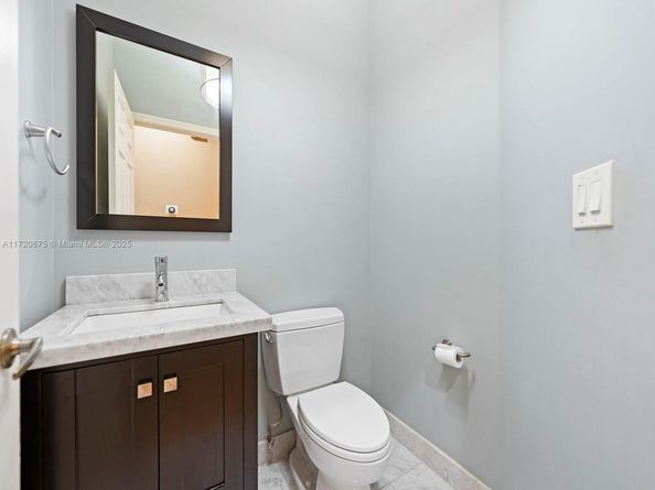 1104 NW 139th Ave, Pembroke Pines FL 33028