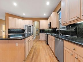 1104 NW 139th Ave, Pembroke Pines FL 33028