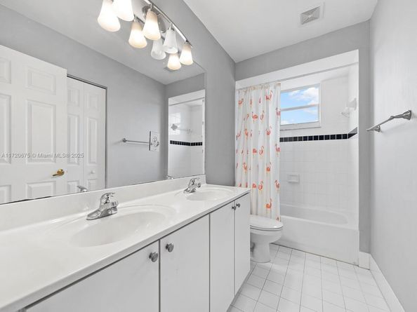 1104 NW 139th Ave, Pembroke Pines FL 33028