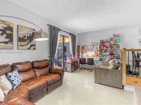 8920 Palm Tree Ln 8920, Pembroke Pines FL 33024