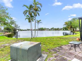 8920 Palm Tree Ln 8920, Pembroke Pines FL 33024
