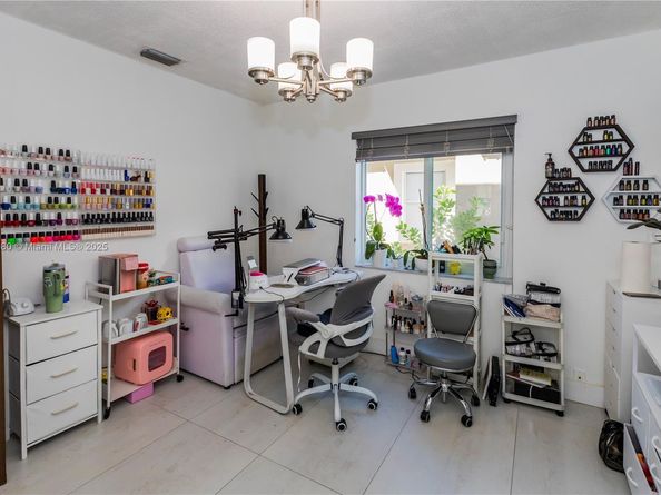 Undisclosed Address #A11899080, Weston FL 33331