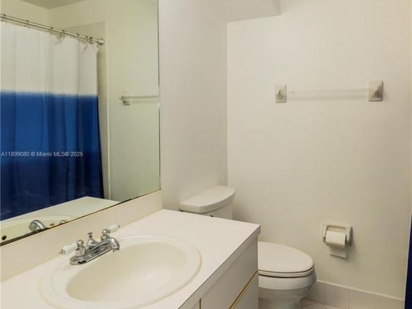Undisclosed Address #A11899080, Weston FL 33331