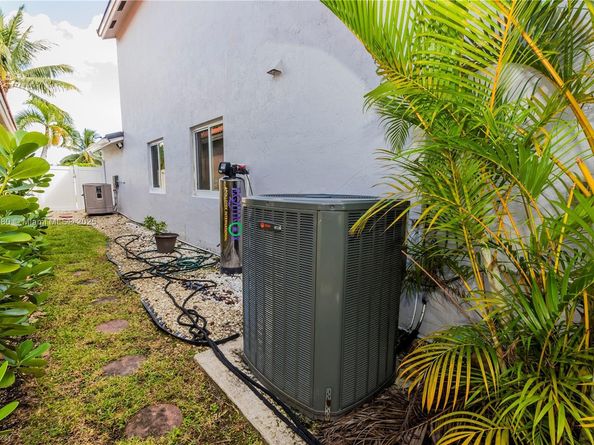 Undisclosed Address #A11899080, Weston FL 33331