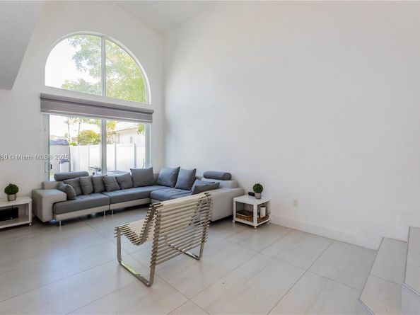 Undisclosed Address #A11899080, Weston FL 33331