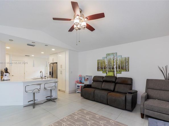 Undisclosed Address #A11899080, Weston FL 33331