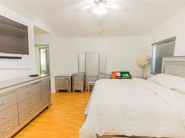 Undisclosed Address #A11899080, Weston FL 33331