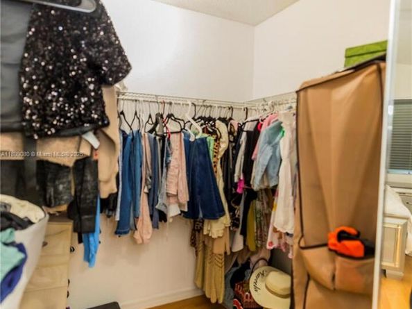 Undisclosed Address #A11899080, Weston FL 33331